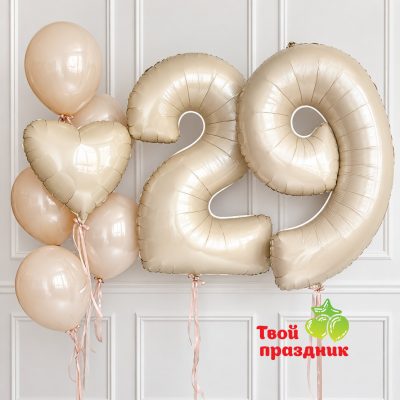 Композиция из гелиевых шаров с цифрами "Жемчужный день"